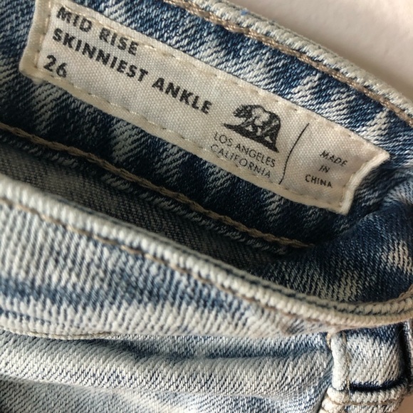 BULLHEAD Denim Light Washed Light Blue Skinny Distressed Jeans Raw Hem Size 26 - Picture 9 of 13